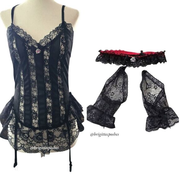 VINTAGE Black Lace Lingerie With Black Lace Fingerless Gloves And Garter - Picture 1 of 9
